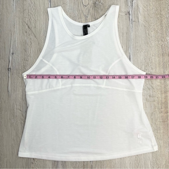 Halle Berry x Sweaty Betty Frankie Tank Top - Picture 6 of 8